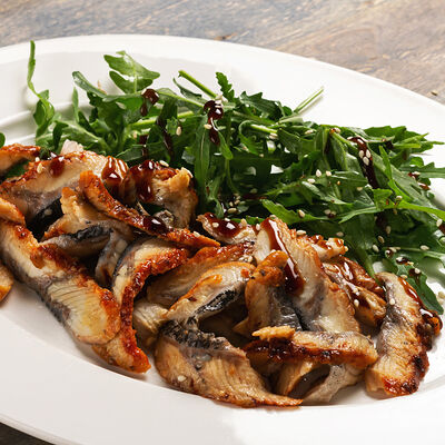 Угорь под соусом териякив Дача по цене 935 ₽