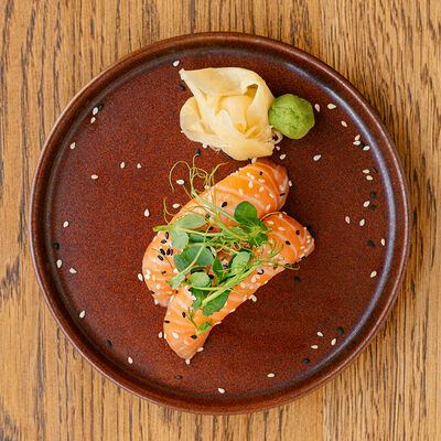 Нигири Лосось в SUBZERO по цене 650 ₽