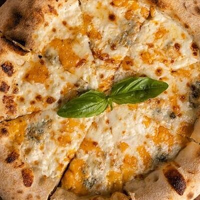 Кватро формаджи в Dolce Far Niente по цене 1050 ₽