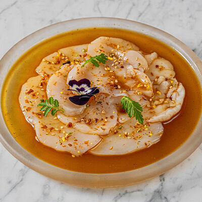 Крудо из сахалинского гребешка в Dragon по цене 1250 ₽