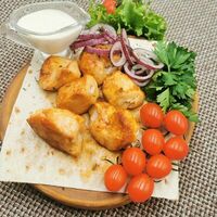 Шашлык из куриной грудки в Шашлычная огонь