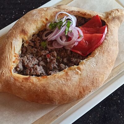 Харчула с говядинойв Кинза и Руккола по цене 870 ₽