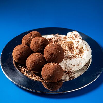 Тирамису-шарики в Mates Bistro по цене 790 ₽