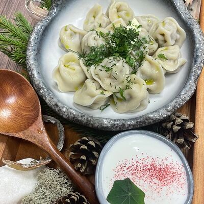 Пельмени из мраморной говядины с копченой сметаной в To mesto по цене 780 ₽