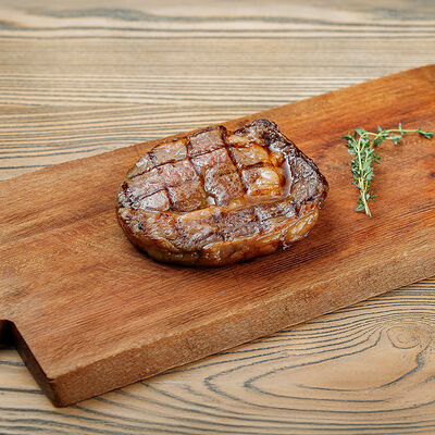 Стейк Рибай из мраморной говядины на гриле в Онегин дача по цене 3900 ₽