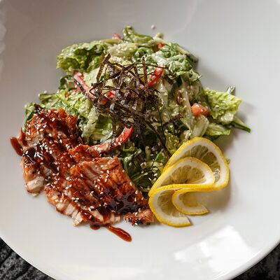 Салат с чукой и угрем в Молодость по цене 670 ₽