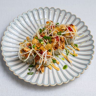 Запеченный угорь спайси в KIZOKU по цене 860 ₽