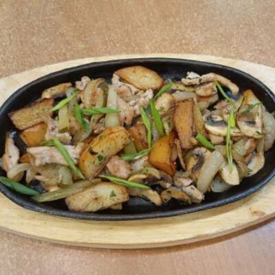 Скоблянка из свинины в Матрёшка по цене 455 ₽