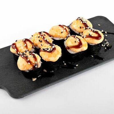 Запеченный ролл с угрём в Кафе на развилке по цене 674 ₽