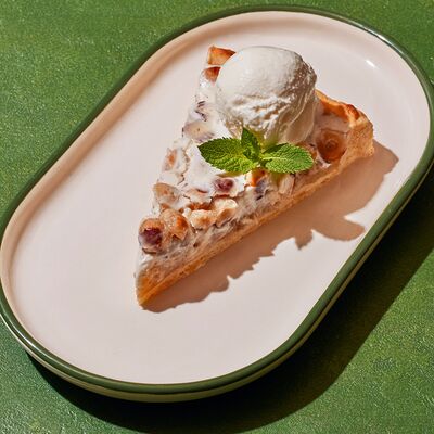 Яблочный пирог с миндалем в Хачапури выпечка и вино по цене 460 ₽