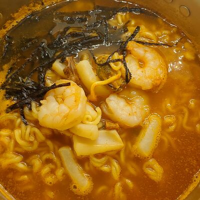 Рамен с морепродуктами в Дальгона по цене 730 ₽