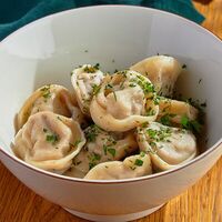 Домашние пельмени из мраморной говядины со сметаной в BBQ Beer Restaurant