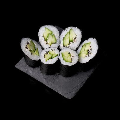 Мини-ролл с огурцом в Sushi premier по цене 172 ₽