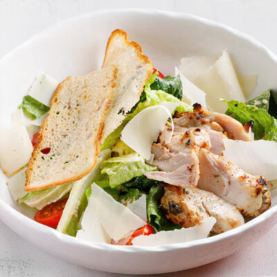 Цезарь с цыпленком в Волга-Волга по цене 790 ₽