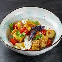 Салат с хрустящими баклажанами и сыром в Риони