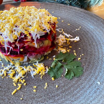 Сельдь под шубой в Мацони по цене 320