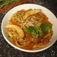 Wok с курицей в Всем Своим