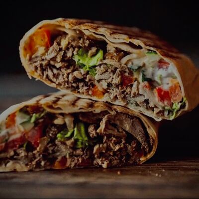 Шаурма Classic с говядинойв Shawarma Fusion A&A по цене 590 ₽