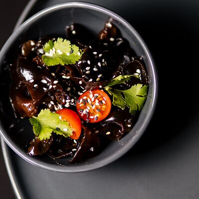 Салат Муэр в Sushi Box по цене 235 ₽