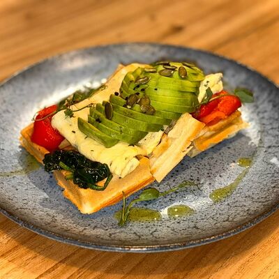 Вафля с авокадо в Френдс по цене 790 ₽