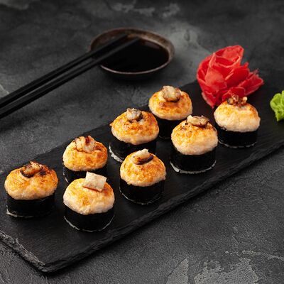 Запечённый ролл с угрём в SushiHit по цене 380 ₽