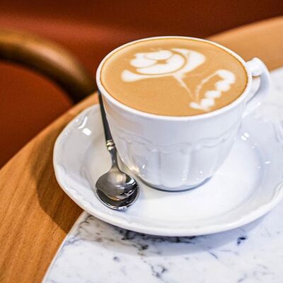 Флэт уайт в 12 kitchen & wine по цене 360 ₽