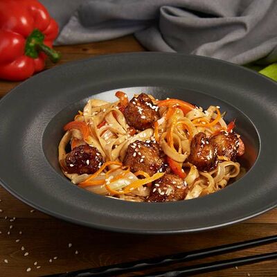 Удон с курицей в Суши ням по цене 498 ₽