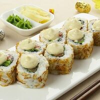 Цезарь копчёный ролл в Kushi-Sushi