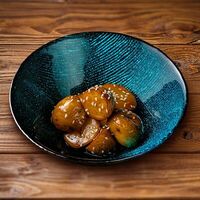 Беби-картофель и тамаринд в Good Karma Bar