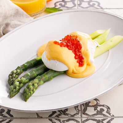 Спаржа Бенедикт с красной икрой в Маймун по цене 890