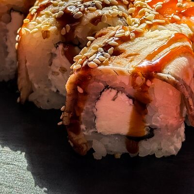 Ролл Дракон в Vanana cafe по цене 615 ₽