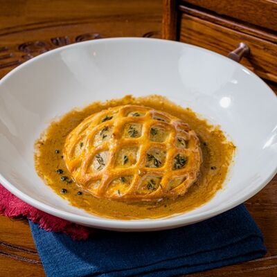 Чикен Карри-пай в Big Jim’s Pub по цене 960 ₽