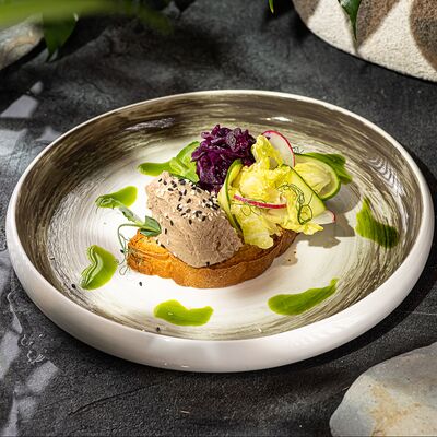 Смурброд с куриным паштетом и ферментированной капустой в Бублик по цене 550 ₽