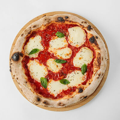 Пицца Маргарита в Coffee BOOM по цене 3100 ₸