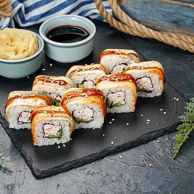 Ролл Якитория с копченым крабом в сливочном сыре в Fast Япония Premium Sushi по цене 552 ₽