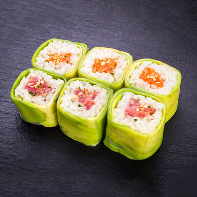 Ролл Харумаки в Цветение Сакуры по цене 1300 ₽