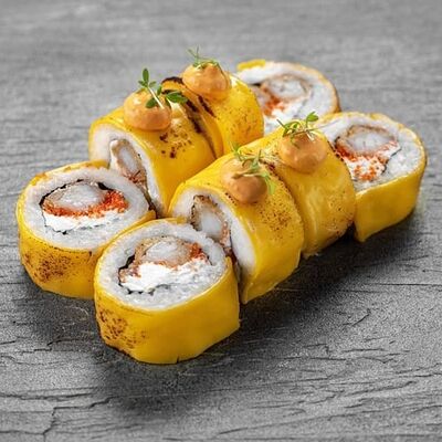 Chesse ролл с окунем в ROLLS KING SUSHI KINGDOM по цене 1013 ₽