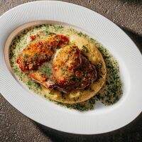 Цыпленок с полентой в Lele Kitchen & Wine