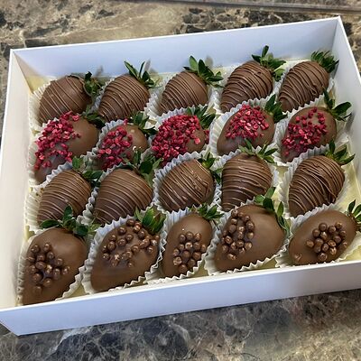 Клубника в шоколаде uu в Allowberry по цене 5500 ₽