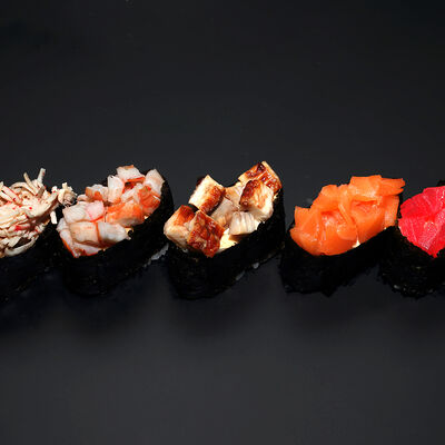 Гункан острый с крабом в Total Sushi по цене 210 ₽