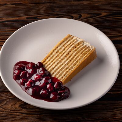 Медовик в Luciano по цене 560 ₽