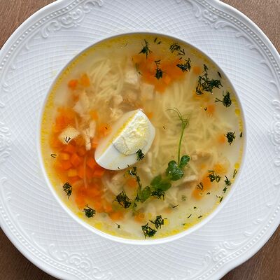 Куриный суп с лапшой в Брусена по цене 430 ₽