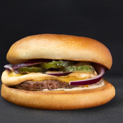 Чизбургер оригинал в Gellert Bar по цене 470 ₽