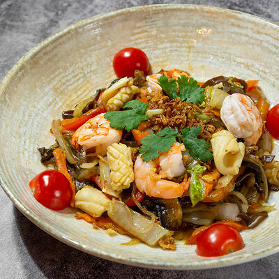 Лапша с морепродуктами в Вьетнамская кухня CYCLO по цене 729 ₽