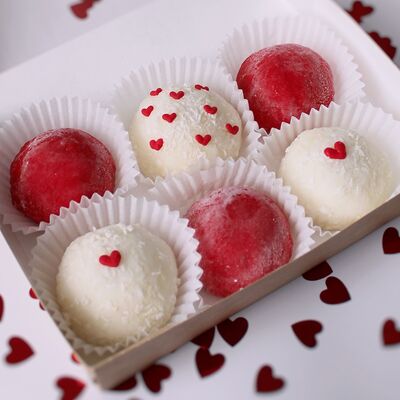 Набор Моти с сердечками в Miracle bakery по цене 1690 ₽