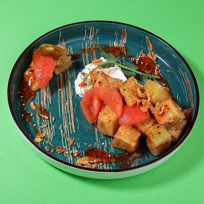 Баклажан фри с томатами и сыром в Kiss по цене 260