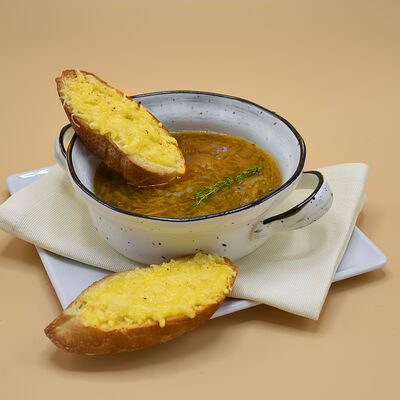 Традиционный французский луковый суп в Блан де блан по цене 560 ₽