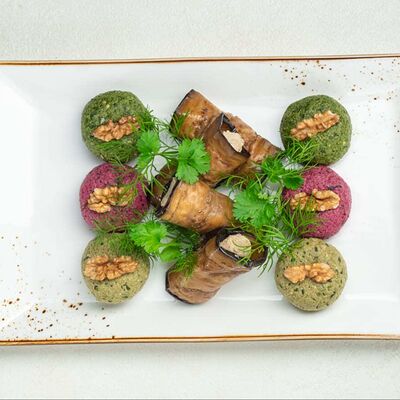 Рулетики из баклажана с ореховой начинкой в Долма по цене 580 ₽