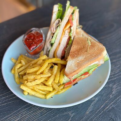 Сэндвич с курицей в Грейс HALL по цене 345 ₽