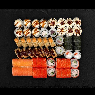 Сет на компанию в Суши Фишка по цене 2220 ₽